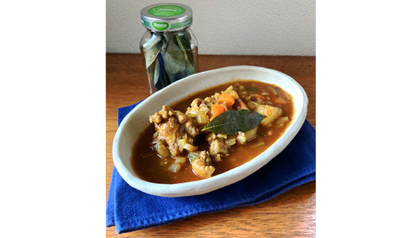 自家製ローリエのチキンカレー